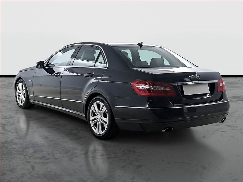 Mercedes-Benz Třídy E (2009) E 350 CGI, Automat - fotka 4 z 19