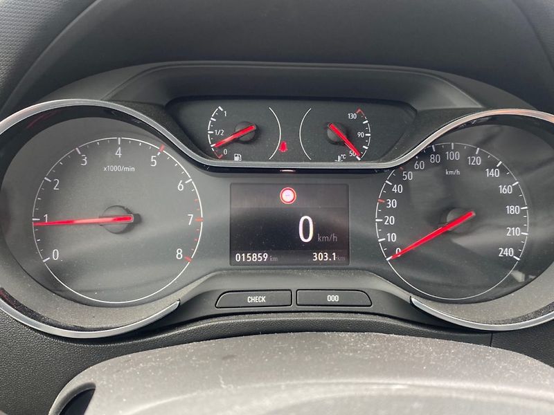 Opel Crossland (2024) 1,2 (81kW) Man. BA - fotka 14 z 30