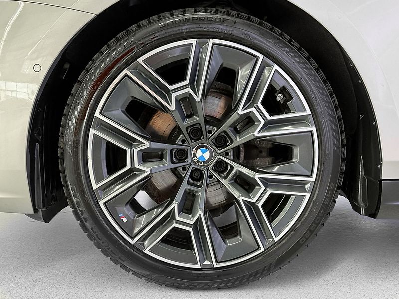 BMW Řada 5 520d xDrive, M-SPORT, HUD, H/K - fotka 9 z 33