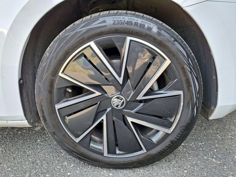 Škoda Superb (2023) Sportline 1.5TSi 110kW - fotka 35 z 35