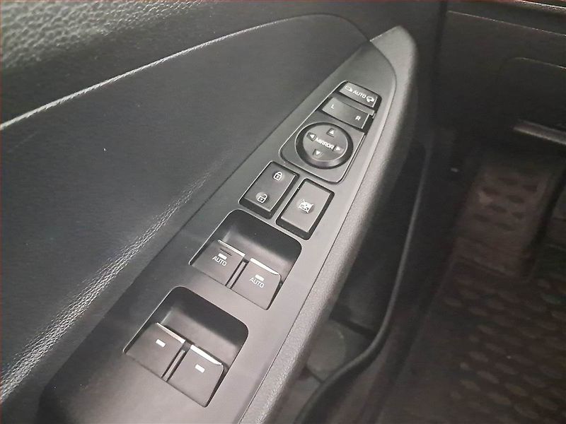 Hyundai Tucson (2018) 1.6 T-GDI, Automat, Navi - fotka 16 z 21