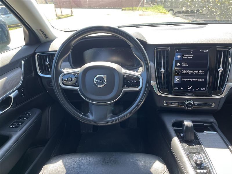 Volvo V90 2,0 B4 145KW CROSS COUNTRY DPH - fotka 14 z 43