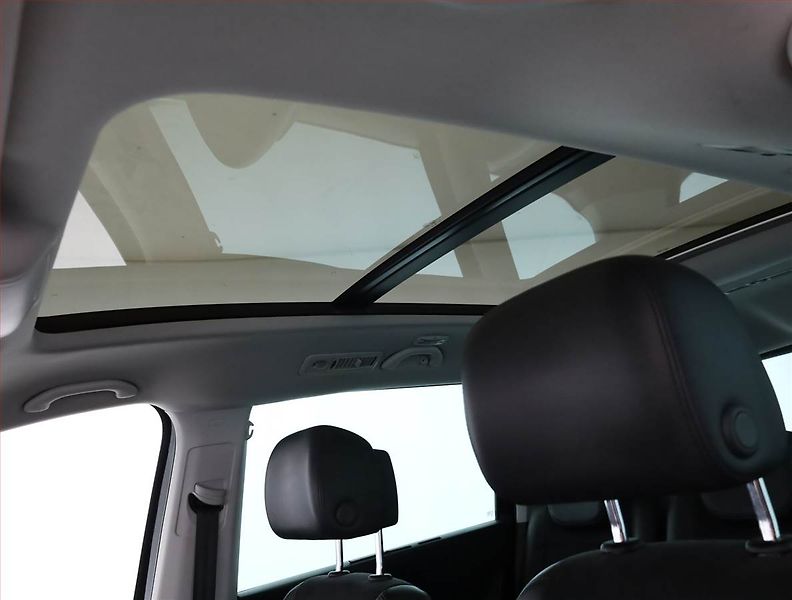 Volkswagen Sharan (2013) 2.0 TDI, 4X4, 7 míst, Kůže - fotka 17 z 23