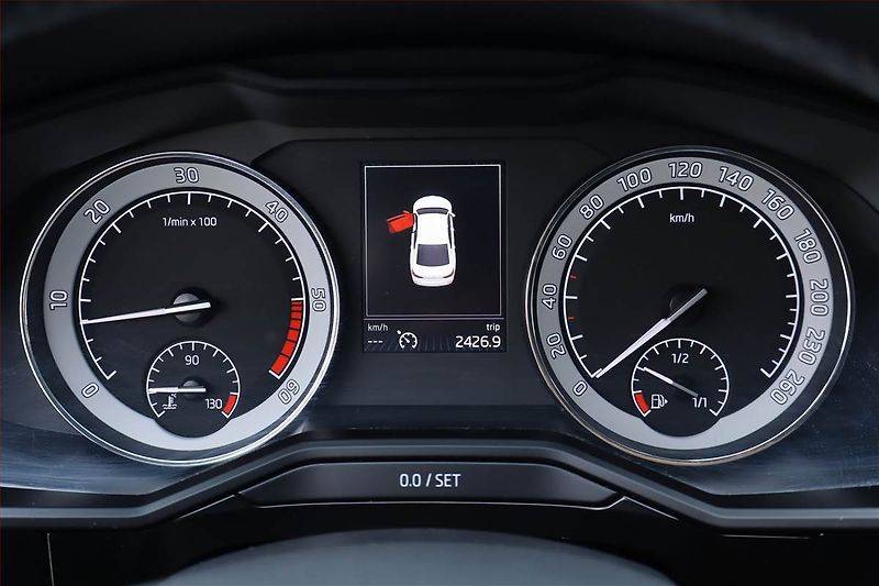 Škoda Superb (2016) Laurin&Klement 2.0 TDI - fotka 11 z 30