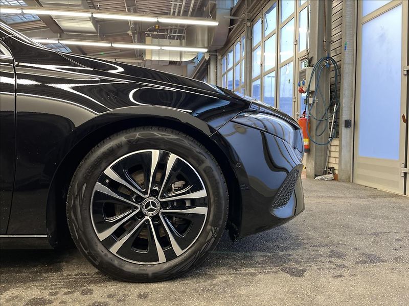 Mercedes-Benz Třídy A 180 Progressive Line - fotka 21 z 21