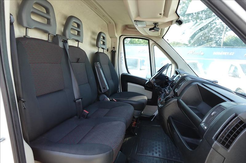 Peugeot Boxer 2,0 HDI  L1H1 CHLAĎÁK KLIMA - fotka 13 z 24