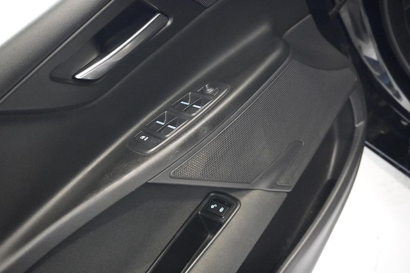 Jaguar XE  2.0 132kW SEDAN 2WD AUT - fotka 11 z 29