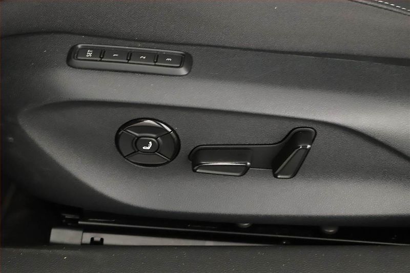 Škoda Superb (2025) 2.0 TDI, SPORTLINE, KEYLESS - fotka 18 z 22