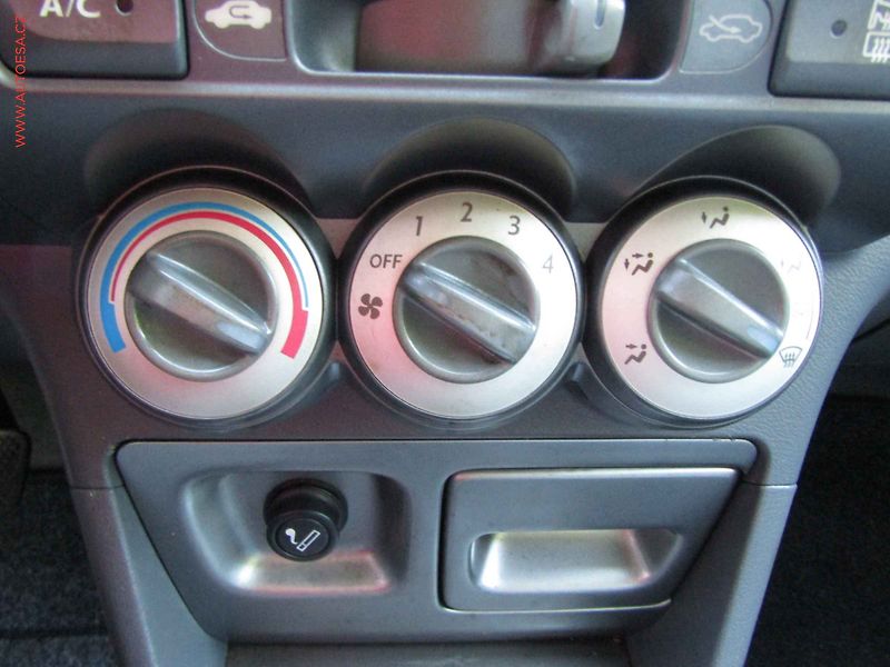 Honda City (2006) 1.4i, 1.maj,ČR, AC, STK9/28 - fotka 13 z 16