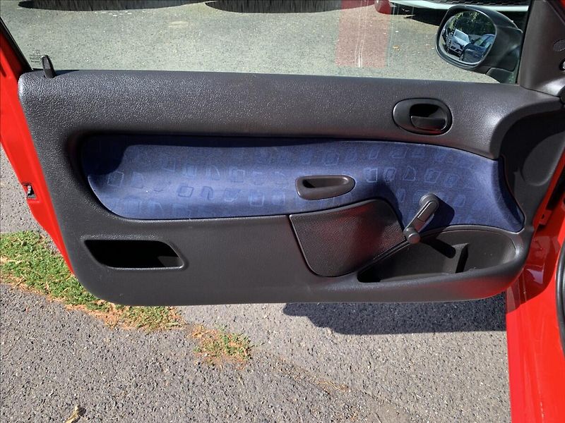 Peugeot 206 1,1 i,ČR - fotka 12 z 16