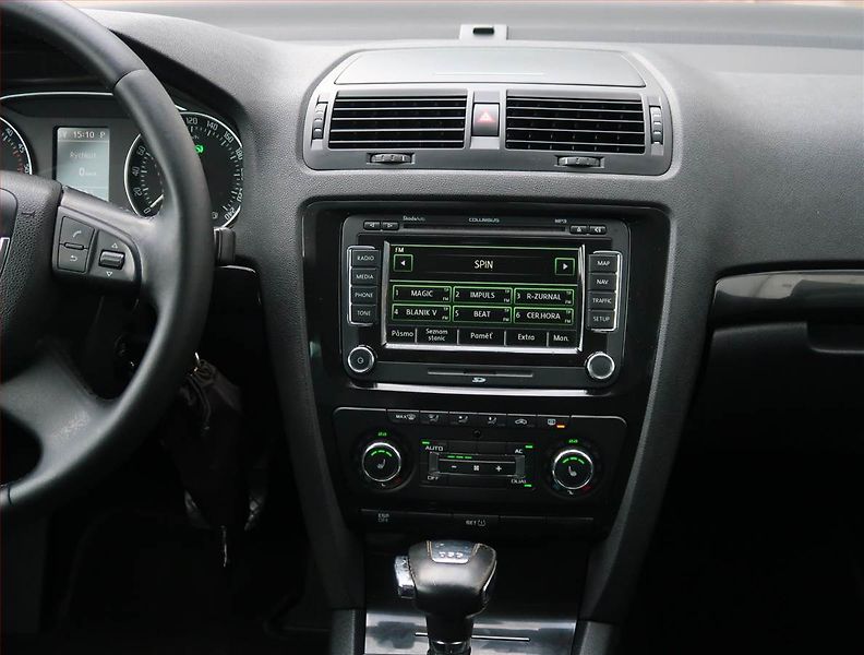 Škoda Octavia (2009) Laurin&Klement 2.0 TDI - fotka 12 z 26