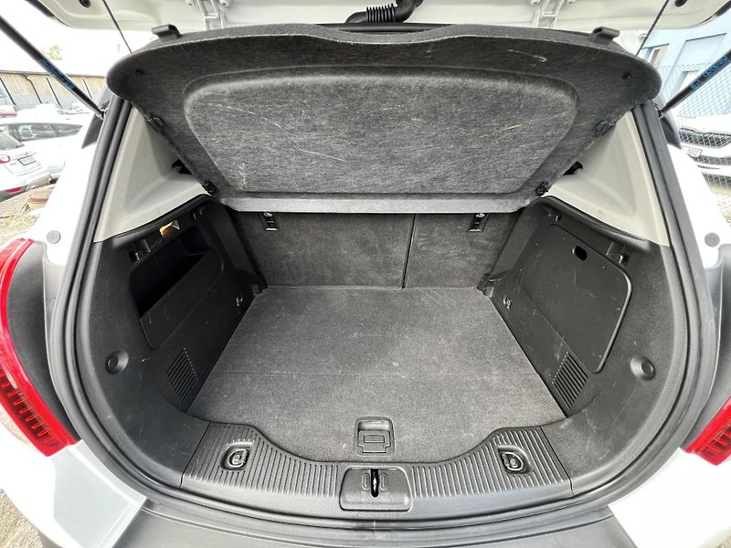 Opel Mokka 1.4T COSMO 4x4 KAMERA NAVI - fotka 24 z 37