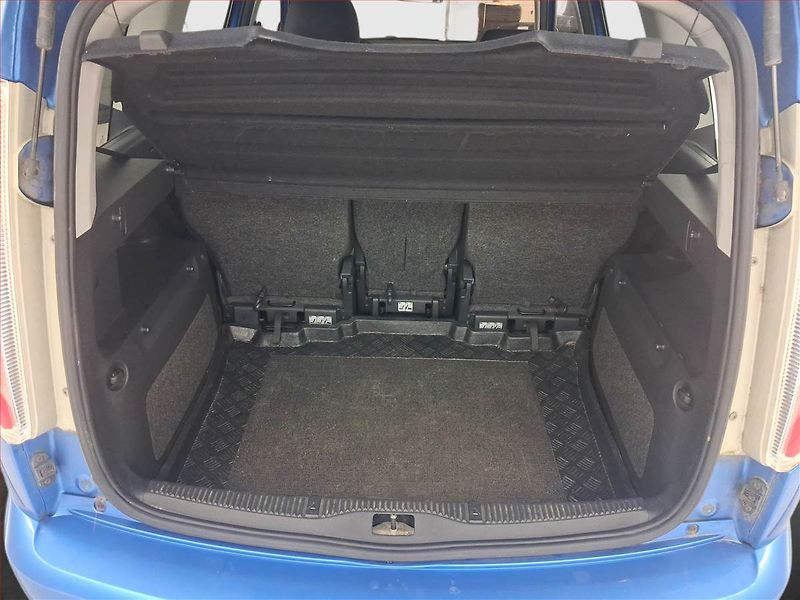 Škoda Roomster (2008) Style 1.4 16V - fotka 14 z 16