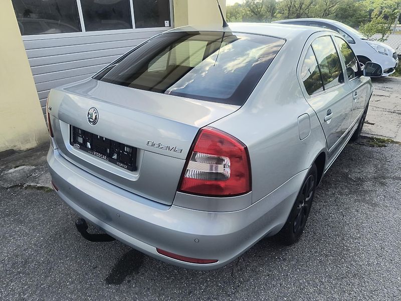 Škoda Octavia (2009) 1.6 MPi 75KW/AC/PC/PDC/TAŽNÉ - fotka 6 z 47
