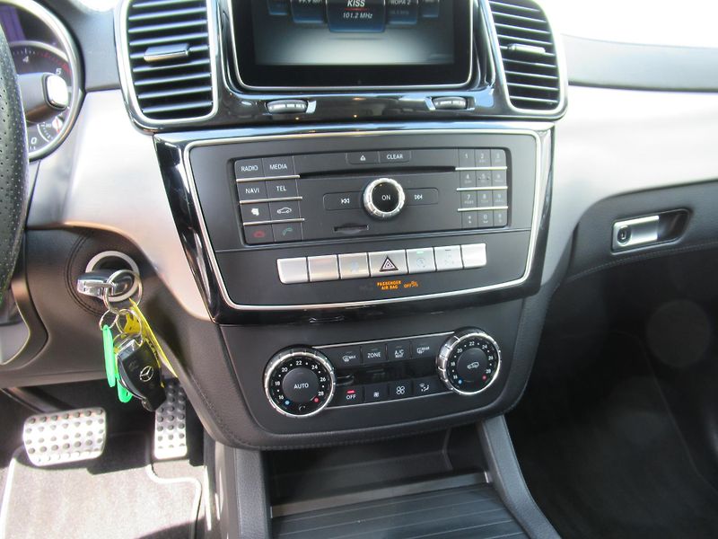 Mercedes-Benz GLE (2015) 350Cdi AMG paket - fotka 12 z 16