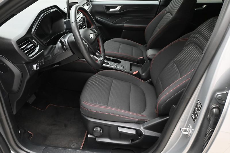 Ford Kuga 2,5 Hybrid 112kW SOH-100% ST-L - fotka 13 z 29