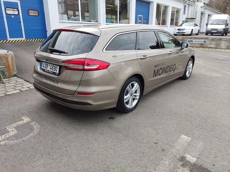Ford Mondeo (2019) 2.0 Hybrid 187k Titanium - fotka 7 z 14