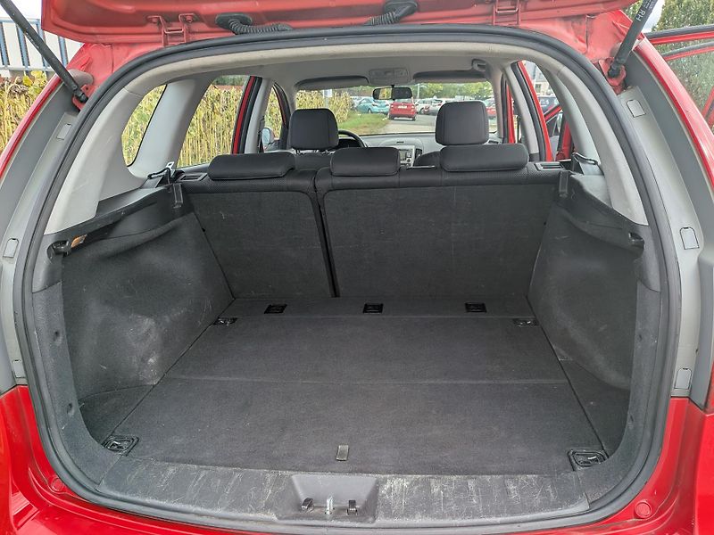 Hyundai i30 (2009) - fotka 8 z 9
