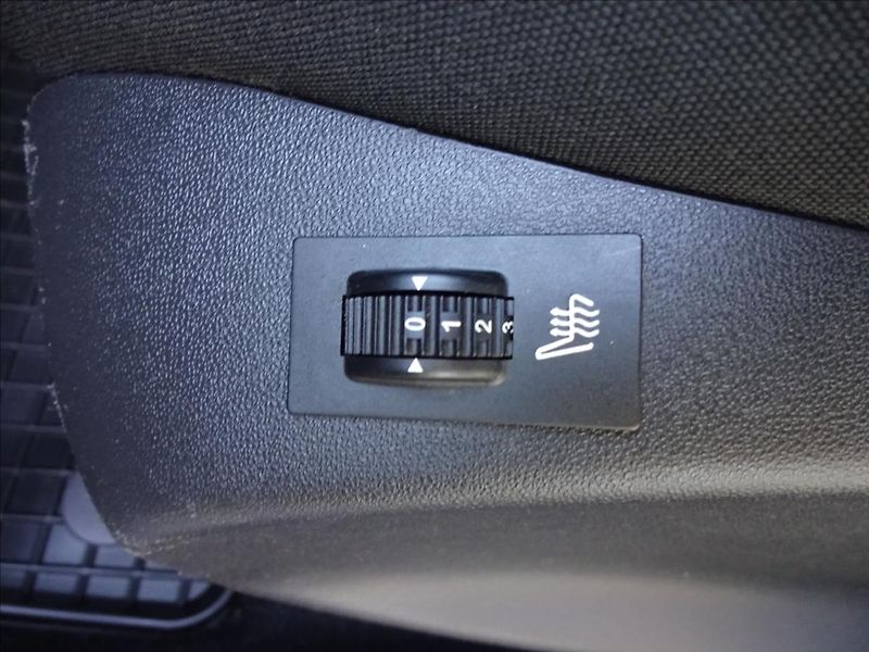 Peugeot 2008 1,2i 61kW - fotka 17 z 55