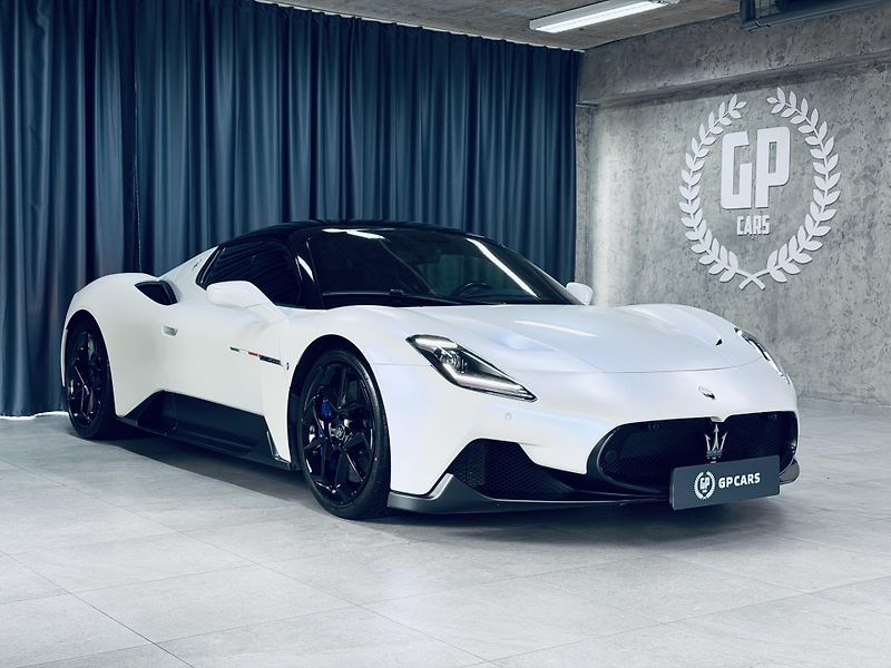 Maserati MC20 (2021) NOVITEC Bianco Audace Lift MAX - fotka 2 z 32