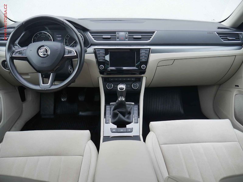 Škoda Superb (2016) 1.8TSi, servis.kniha - fotka 8 z 31