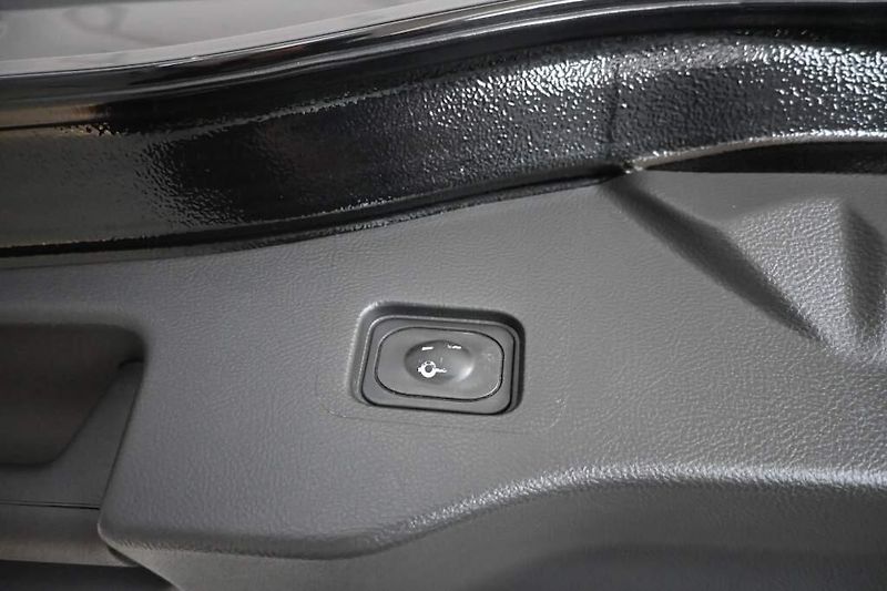 Ford Mondeo (2020) 2.0 LED ACC SONY 8AT ECOBLUE T - fotka 24 z 36