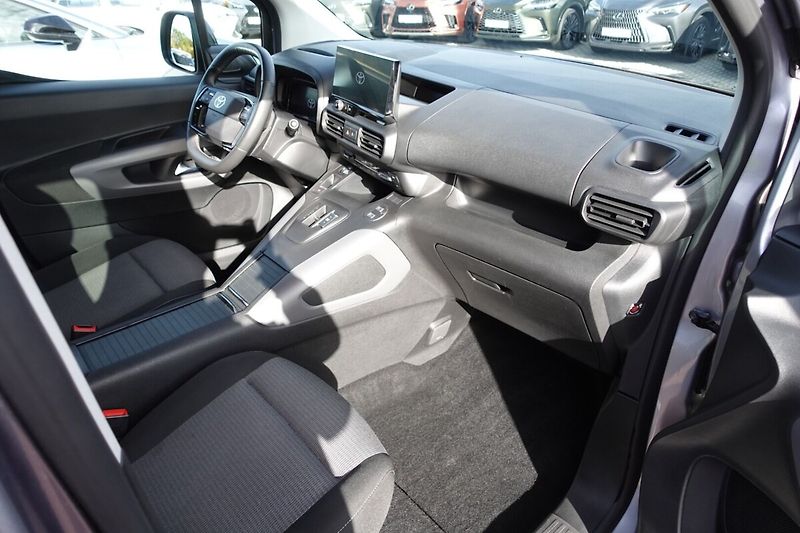Toyota ProAce City Verso 1,5D-4D 96kW VIP Long VIP 7mís - fotka 12 z 35