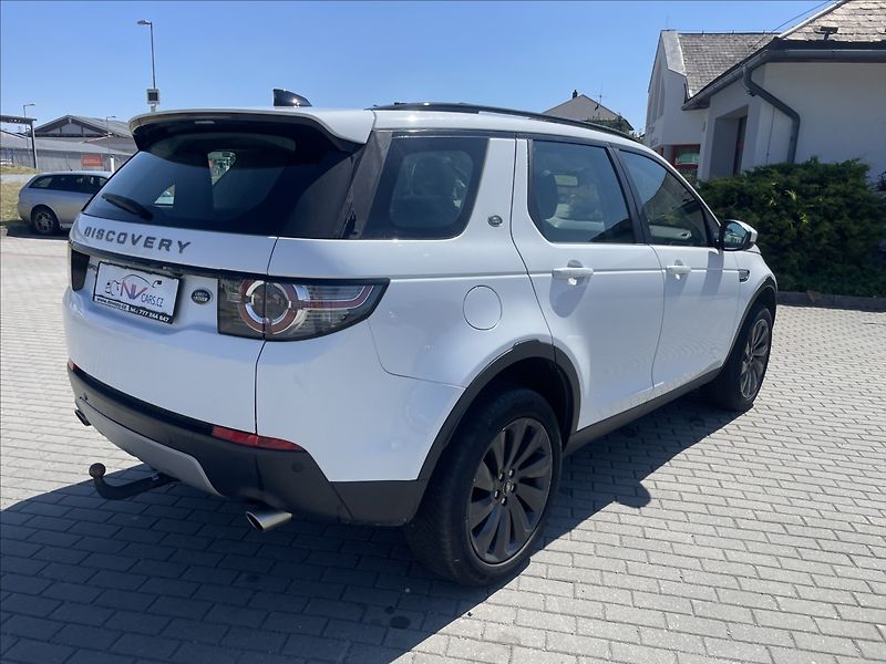 Land Rover Discovery Sport 2,0 TD4 132kw AWD Pano 7mist T - fotka 33 z 35
