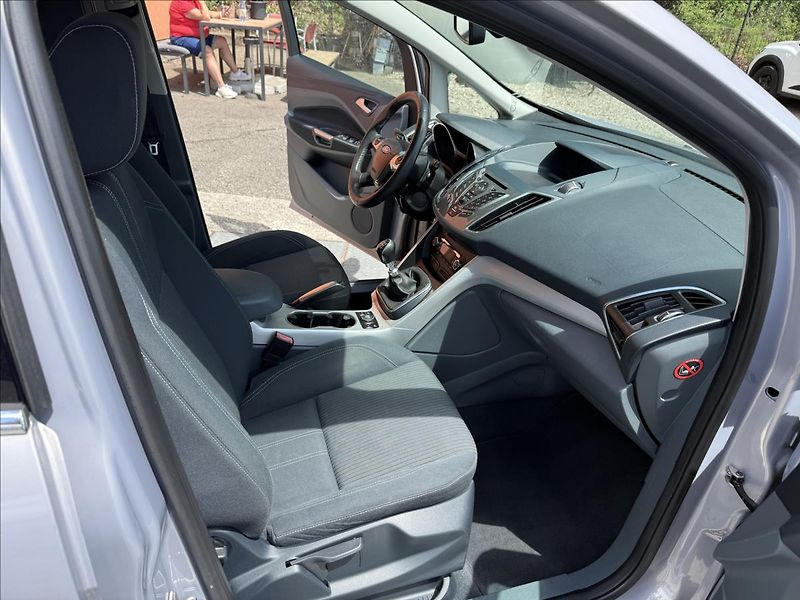 Ford C-MAX 1,6 TDCi  TITANIUM - fotka 20 z 28