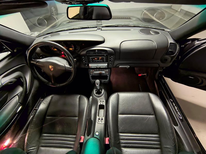 Porsche 911 CARRERA 4 - fotka 11 z 20
