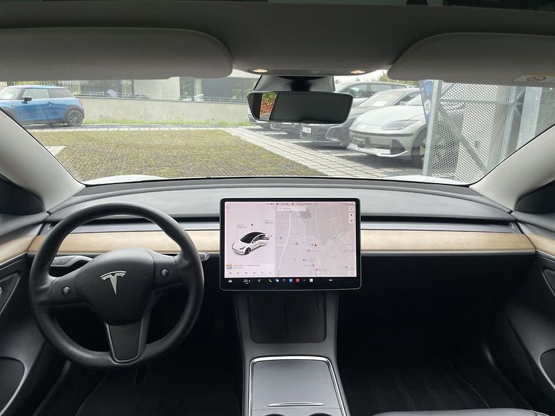 Tesla Model 3 Standart Range Plus LFP - fotka 11 z 40