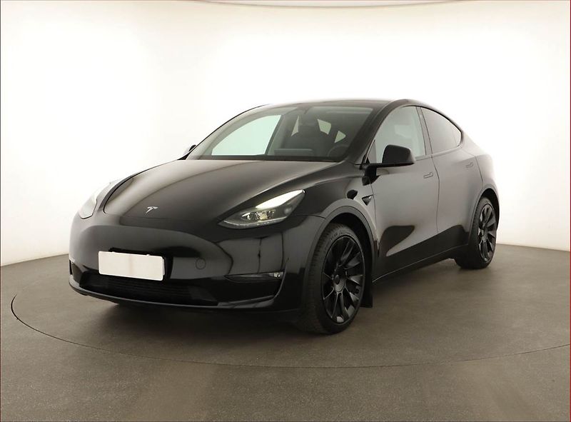 Tesla Model Y (2023) Long Range AWD 79kWh, SoH 91% - fotka 2 z 27
