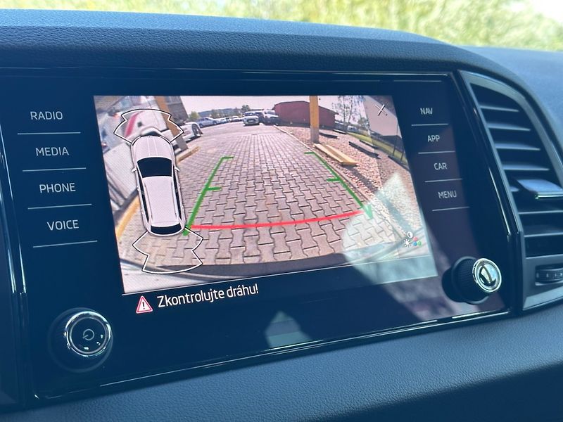 Škoda Karoq (2021) 1.5TSi SPORTLINE, VIRTUAL. - fotka 12 z 26
