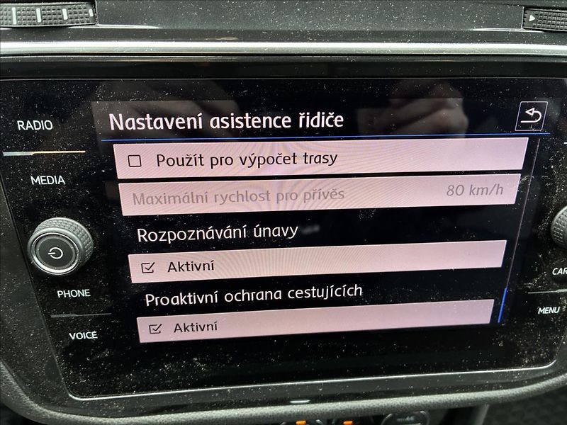 Volkswagen Tiguan Allspace 2,0 TDI PANO TAŽNÉ KAMERA 360 - fotka 28 z 34