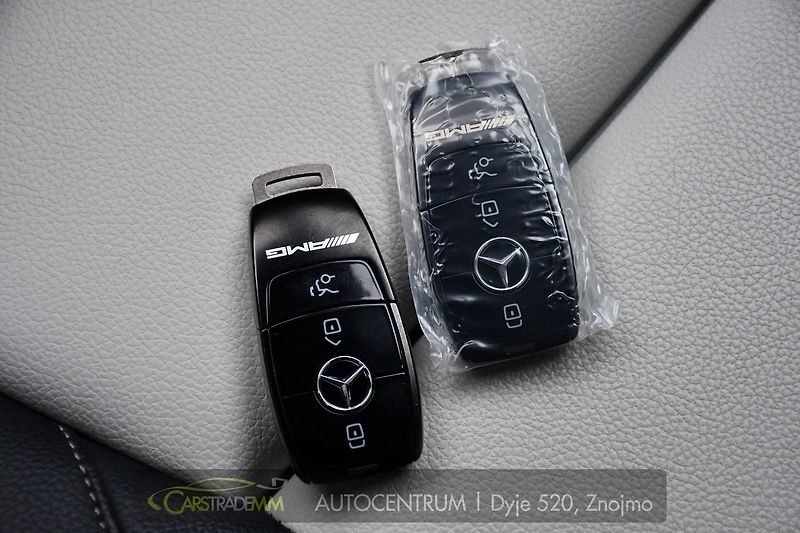 Mercedes-Benz CLA AMG 35 KESSY PANO 4MATIC - fotka 38 z 58