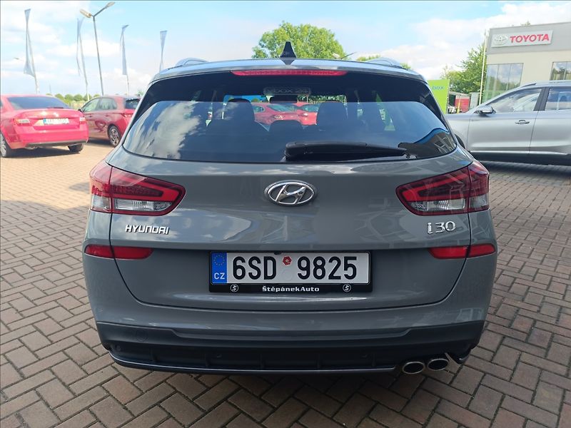 Hyundai i30 1,5 T-GDi, DCT N-Line Rezervac - fotka 6 z 22