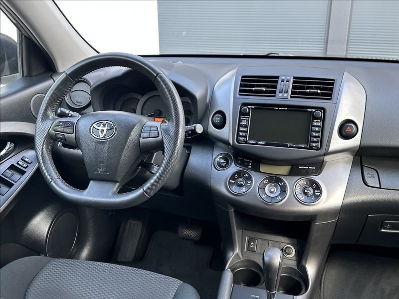 Toyota RAV4 2,0 158PS  Life A/T 4x4 - fotka 23 z 51