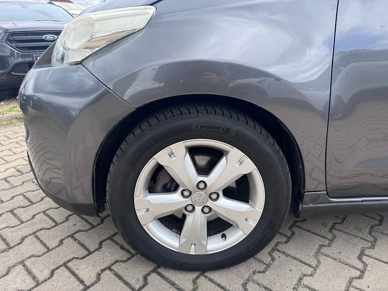 Toyota Urban Cruiser (2010) 1,3i 74 KW SPOJKA STK - fotka 14 z 45