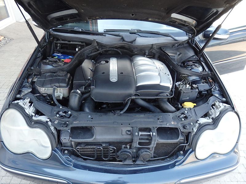 Mercedes-Benz Třídy C 220 CDI 4x AIRBAG - fotka 13 z 14