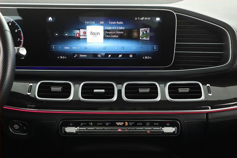 Mercedes-Benz GLS (2021) 580 4MATIC - fotka 9 z 21