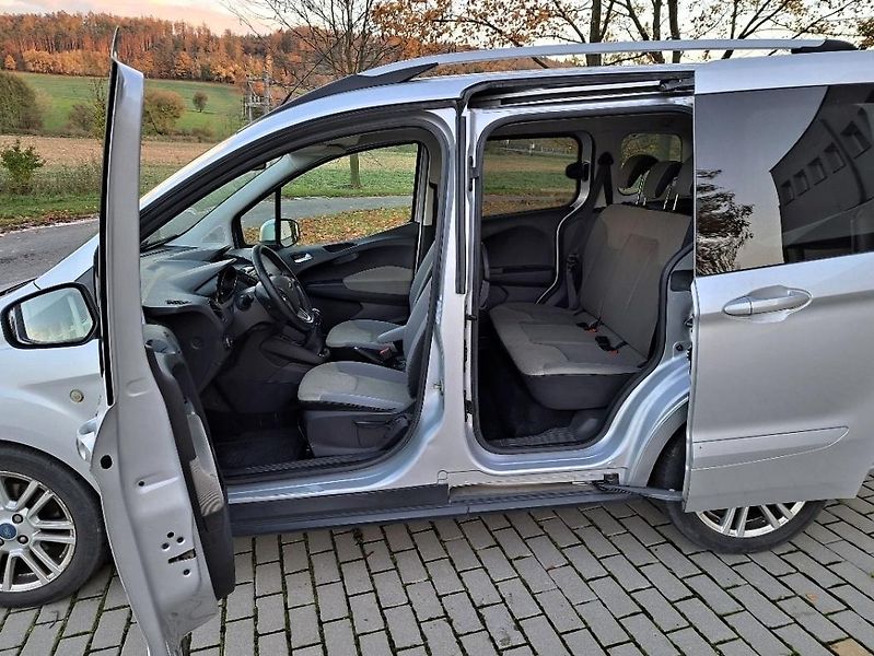Ford Tourneo Courier (2016) 1.5TDCi 2016 KLIMA,NAVI,159TKM - fotka 14 z 24