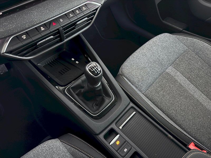 Škoda Octavia (2024) Combi Top Selection 1,5 TSI/ 1 - fotka 16 z 27