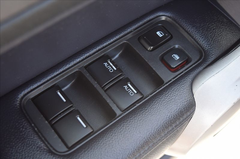 Honda CR-V 2,0 I 110KW 4X4 TAŽNÉ TOP! - fotka 32 z 51