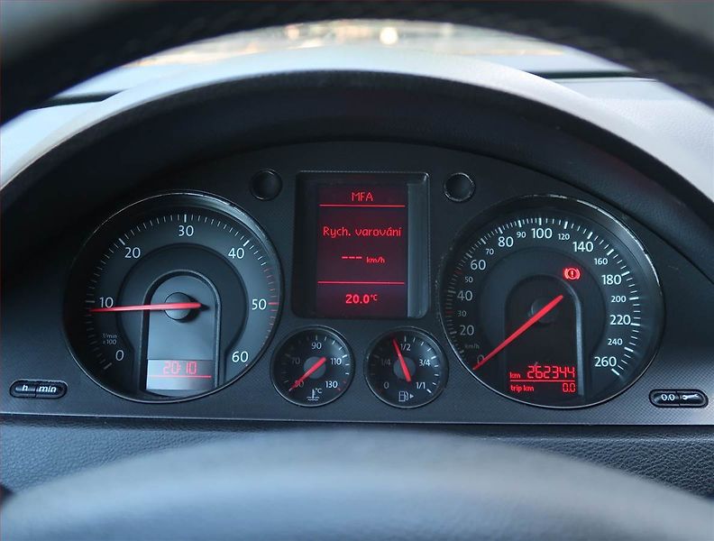 Volkswagen Passat (2006) Comfortline 2.0 TDI, 4X4 - fotka 11 z 19