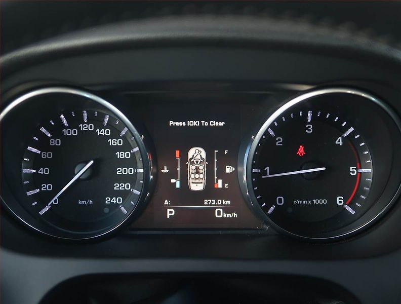 Land Rover Discovery Sport (2015) TD4, 4X4, Automat, Kůže - fotka 11 z 18