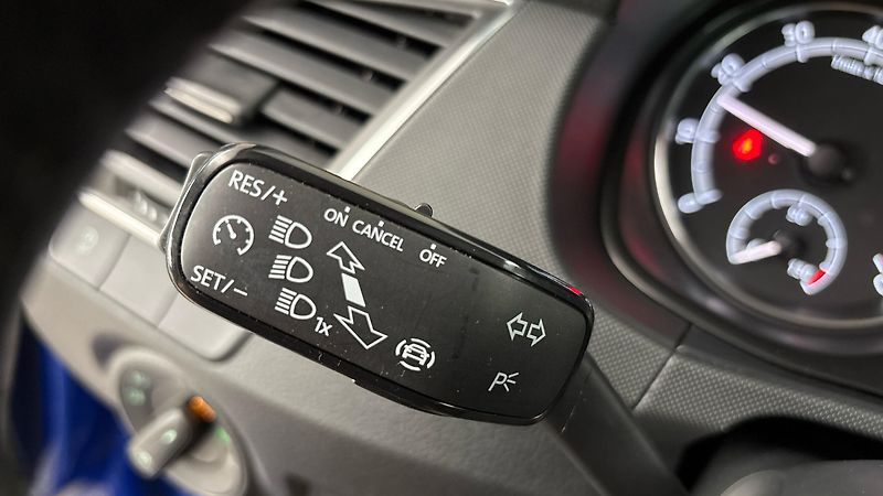 Škoda Fabia 1.0 TSI Black Combi - fotka 14 z 23