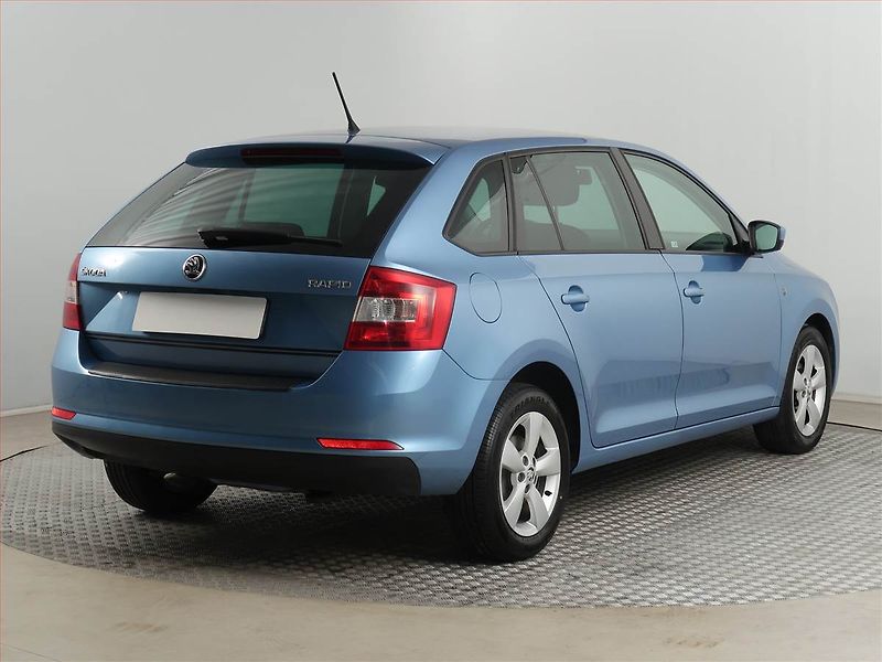 Škoda Rapid (2015) Spaceback 1.2 TSI - fotka 5 z 16