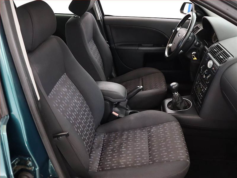 Ford Mondeo (2002) 1.8 16V, po STK, Klima - fotka 7 z 12