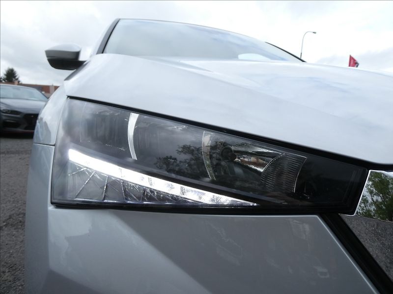 Škoda Scala 1,0 TSi 70kW ČR, DPH, klima - fotka 5 z 38