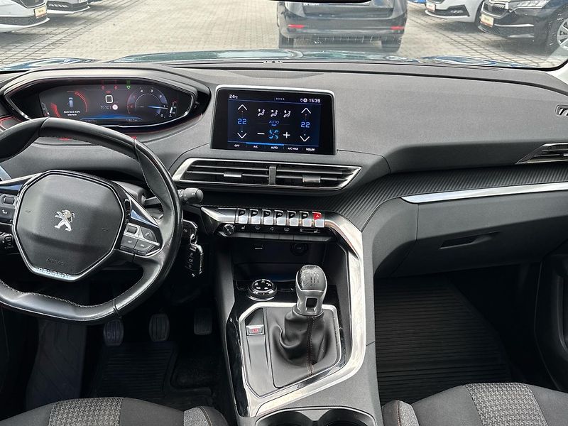 Peugeot 5008 Active, 7 míst - fotka 6 z 8